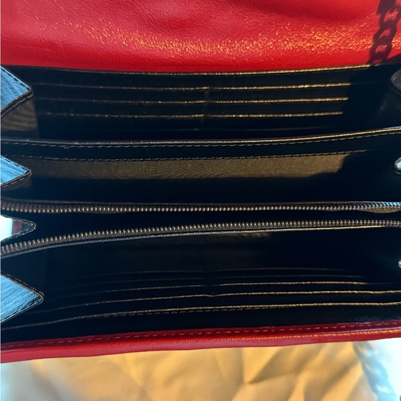 Gucci Black and Gold Chain Bag with Red Trim - Picture 7 of 10